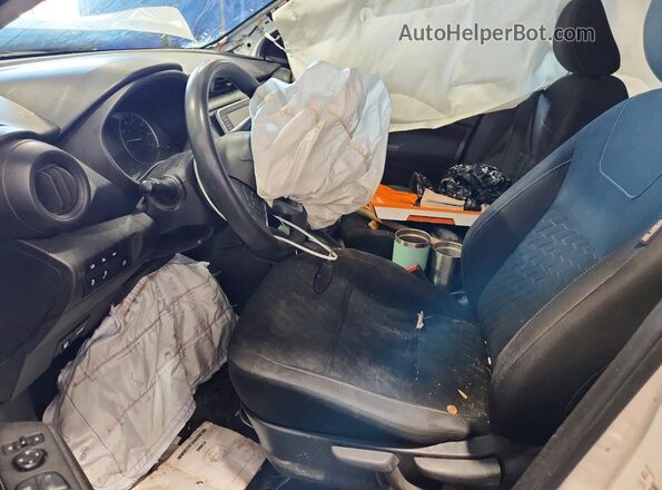 3N1CP5BV4ML475323 2021 NISSAN KICKS Белый Вид салона спереди