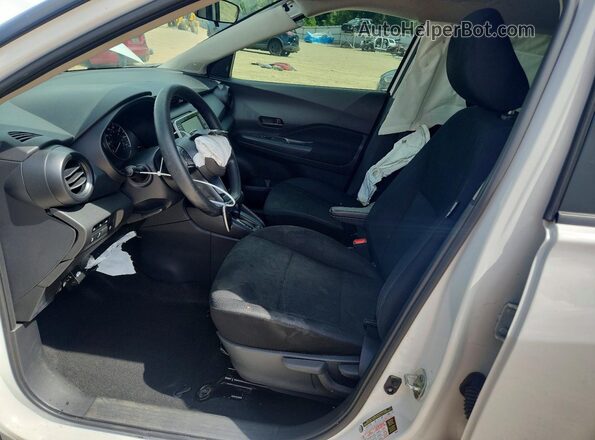 3N1CP5BV6PL560815 2023 NISSAN KICKS White Вид салону спереду
