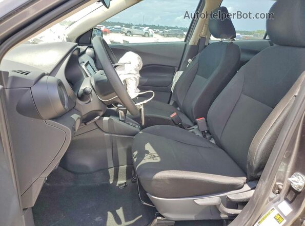 3N1CP5BV6SL481346 2025 NISSAN KICKS Серый Вид салона спереди