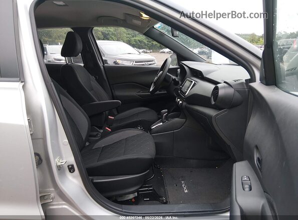 3N1CP5BV7LL527509 2020 NISSAN KICKS Silver Front interior view