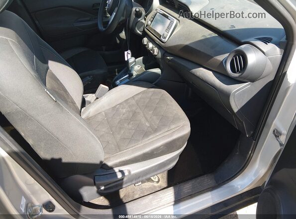 3N1CP5BV8LL513019 2020 NISSAN KICKS Silver Вид салону спереду