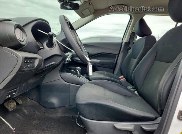 3N1CP5BV8RL511666 2024 NISSAN KICKS Белый Вид салона спереди