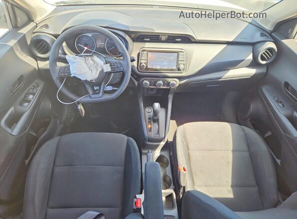 3N1CP5BVXRL559301 2024 NISSAN KICKS White Առջևի վահանակի տեսք