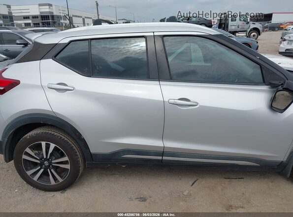 3N1CP5CU0JL508657 2018 NISSAN KICKS Silver Սալոնի 360 աստիճան տեսք