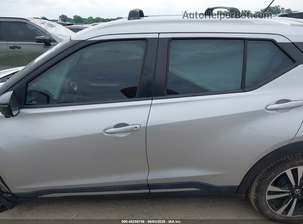 3N1CP5CU0JL508657 2018 NISSAN KICKS Silver 