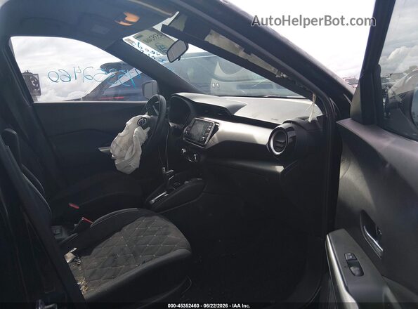 3N1CP5CU0JL511655 2018 NISSAN KICKS Черный Вид салона спереди