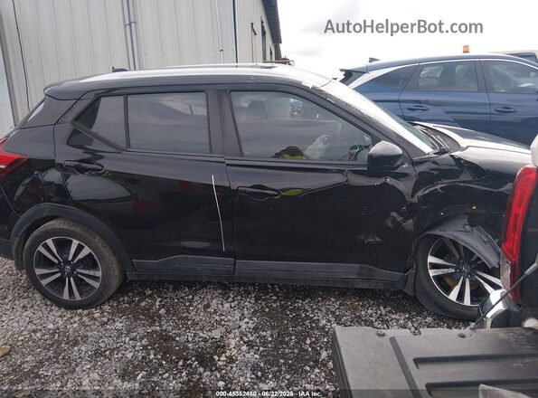 3N1CP5CU0JL511655 2018 NISSAN KICKS Черный Вид задней части салона