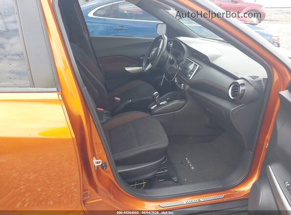 3N1CP5CU0JL524356 2018 NISSAN KICKS Orange Vista interior delantera