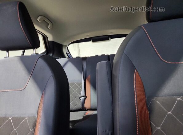 3N1CP5CU0KL532040 2019 NISSAN KICKS Blue Rear seats view