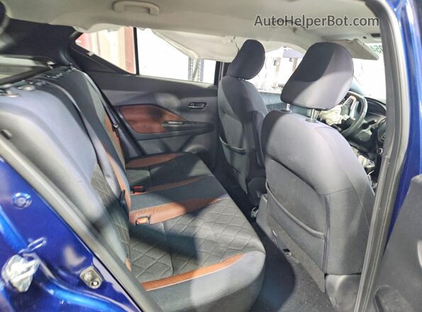 3N1CP5CU0KL532040 2019 NISSAN KICKS Blue Rear interior view
