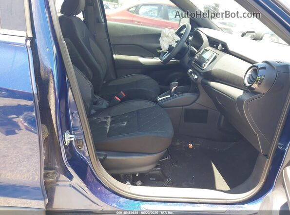 3N1CP5CU1JL496969 2018 NISSAN KICKS Blue Вид салону спереду