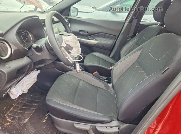 3N1CP5CU1JL541389 2018 NISSAN KICKS Red Вид салону спереду