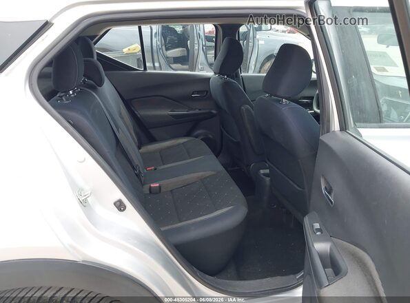 3N1CP5CU2JL497905 2018 NISSAN KICKS Silver VIN sticker view