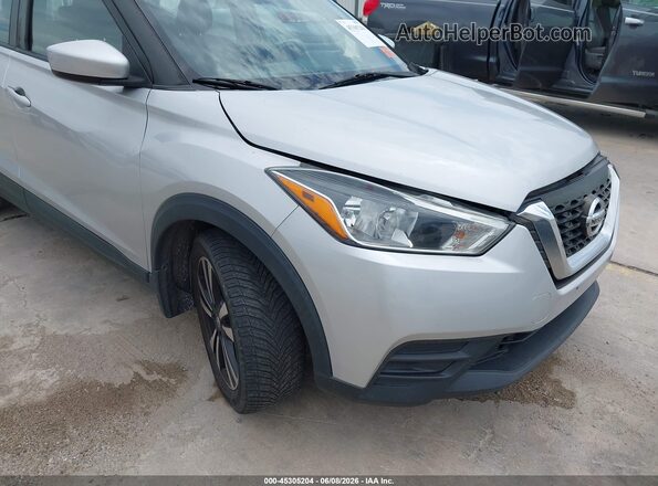 3N1CP5CU2JL497905 2018 NISSAN KICKS Silver 