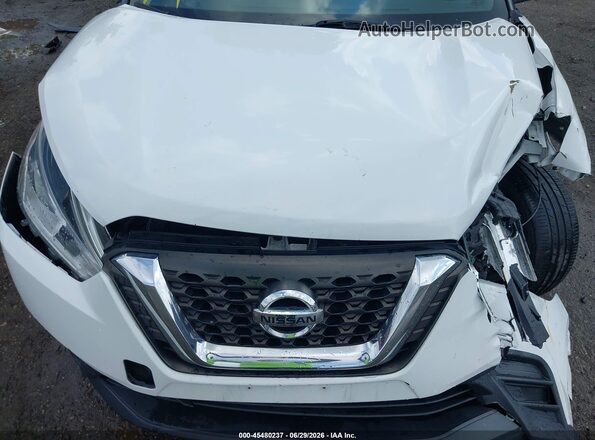 3N1CP5CU2JL502858 2018 NISSAN KICKS White Rear view