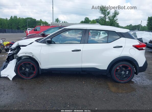 3N1CP5CU2JL502858 2018 NISSAN KICKS White 360 interior view