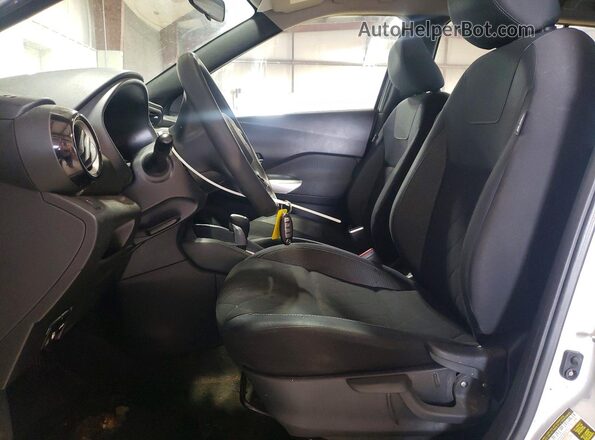 3N1CP5CU2KL522075 2019 NISSAN KICKS Silver 