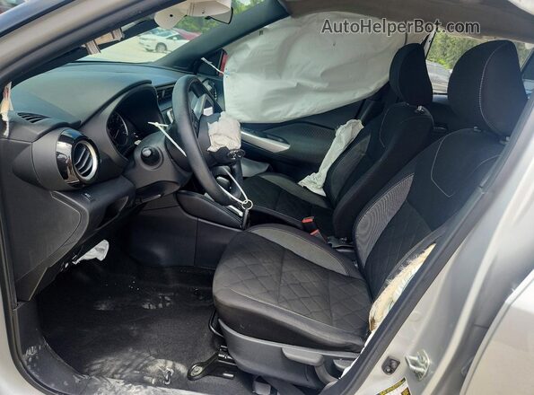 3N1CP5CU3KL491287 2019 NISSAN KICKS Серебряный Вид салона спереди