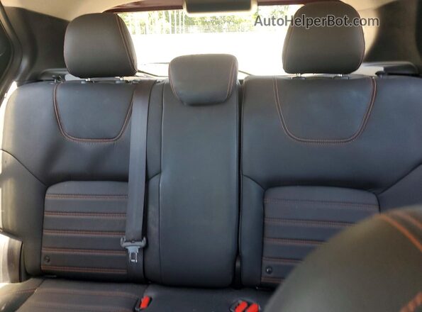 3N1CP5CU3KL565663 2019 NISSAN KICKS Red Rear seats view