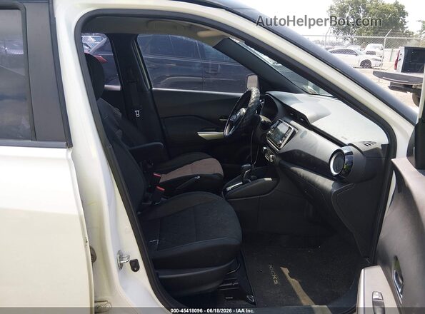 3N1CP5CU4JL506376 2018 NISSAN KICKS White წინა სალონის ხედი