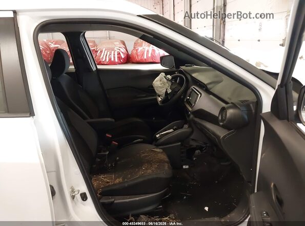 3N1CP5CU4JL523498 2018 NISSAN KICKS White Вид салону спереду