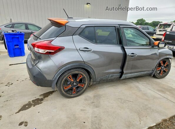 3N1CP5CU4JL525204 2018 NISSAN KICKS Gray Trasero derecho