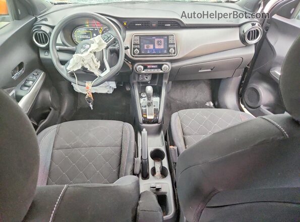 3N1CP5CU4JL525204 2018 NISSAN KICKS Gray Vista del salpicadero