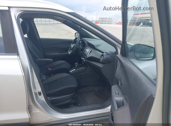 3N1CP5CU4JL534548 2018 NISSAN KICKS Gray წინა სალონის ხედი