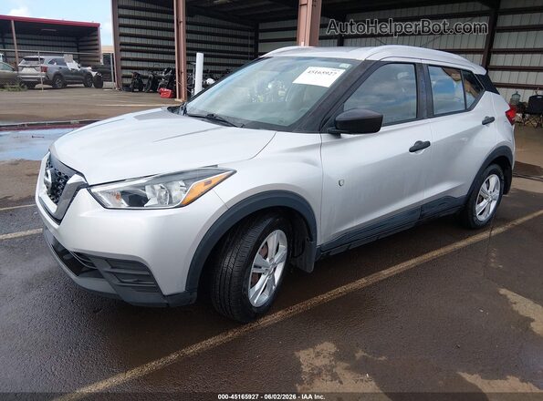 3N1CP5CU4JL536039 2018 NISSAN KICKS Серебряный Передняя левая четверть