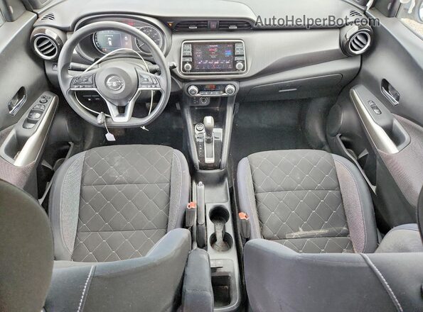 3N1CP5CU4KL470674 2019 NISSAN KICKS Серебряный Вид панели приборов
