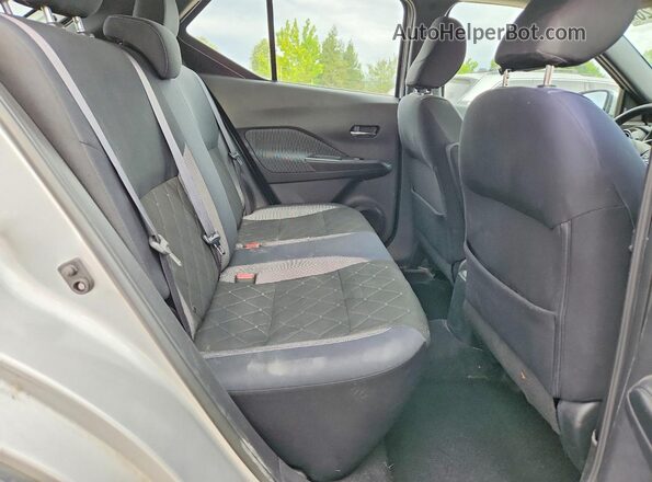 3N1CP5CU4KL470674 2019 NISSAN KICKS Серебряный Вид задней части салона