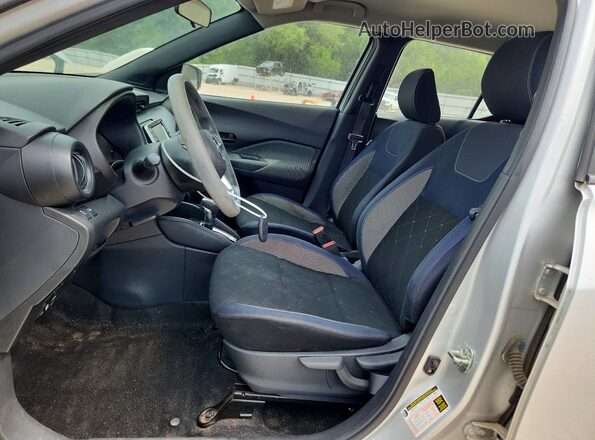 3N1CP5CU4KL481531 2019 NISSAN KICKS Серебряный Вид салона спереди