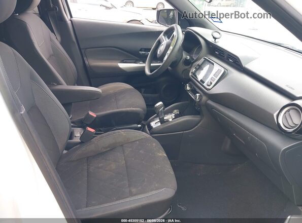 3N1CP5CU4KL517816 2019 NISSAN KICKS White Front interior view