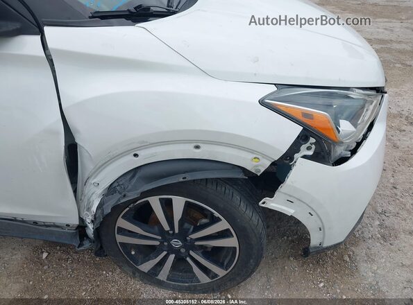 3N1CP5CU4KL517816 2019 NISSAN KICKS White Front view