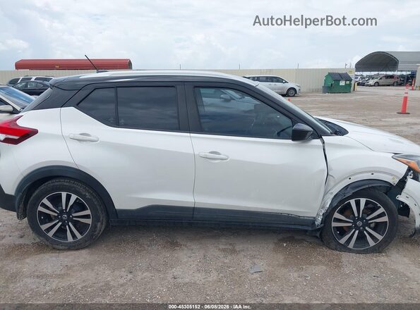 3N1CP5CU4KL517816 2019 NISSAN KICKS White Rear interior view