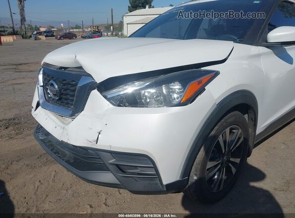 3N1CP5CU6JL523681 2018 NISSAN KICKS Белый Вид спереди
