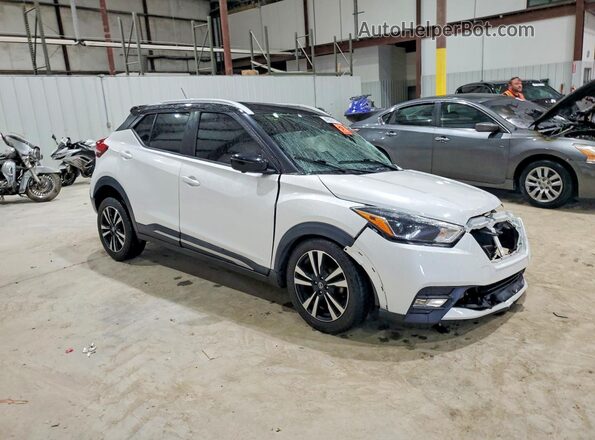 3N1CP5CU6KL476394 2019 NISSAN KICKS Белый Передняя правая четверть