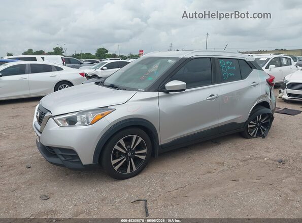 3N1CP5CU7JL530512 2018 NISSAN KICKS Серебряный Передняя левая четверть