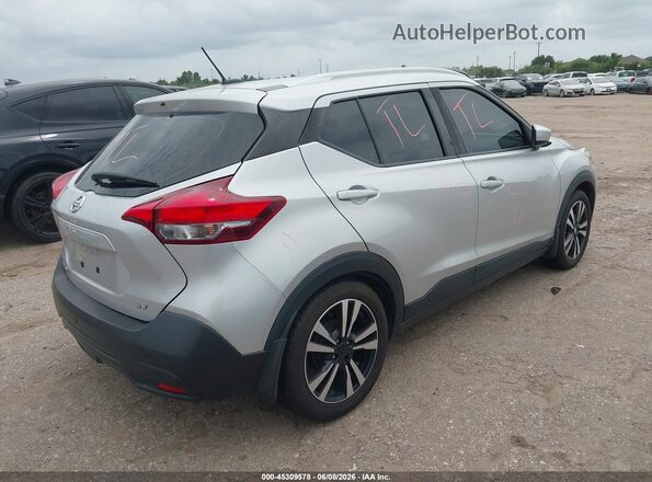3N1CP5CU7JL530512 2018 NISSAN KICKS Серебряный Задняя правая четверть