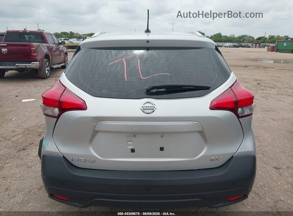 3N1CP5CU7JL530512 2018 NISSAN KICKS Серебряный 