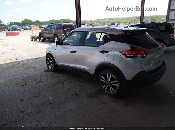 3N1CP5CU8JL510799 2018 NISSAN KICKS Silver Trasero izquierdo