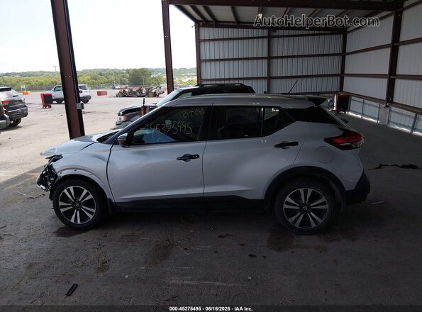 3N1CP5CU8JL510799 2018 NISSAN KICKS Silver Vista interior de 360 grados