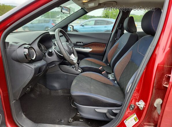 3N1CP5CU9JL501898 2018 NISSAN KICKS Red Widok wnętrza z przodu