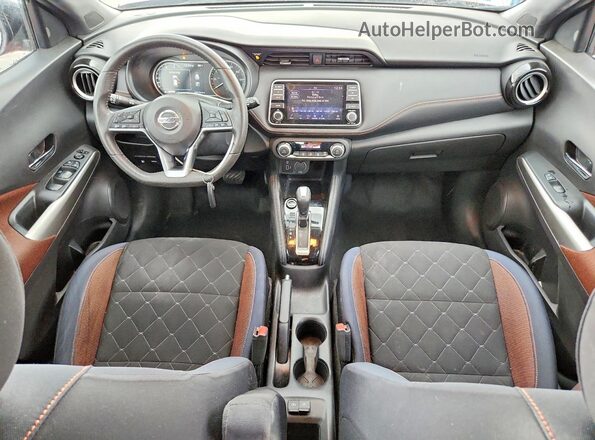 3N1CP5CU9JL501898 2018 NISSAN KICKS Red Widok deski rozdzielczej