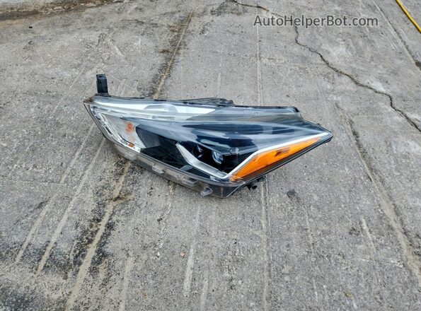 3N1CP5CU9JL501898 2018 NISSAN KICKS Red Widok komory silnika