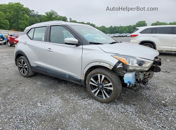 3N1CP5CU9JL526140 2018 NISSAN KICKS Silver Front right