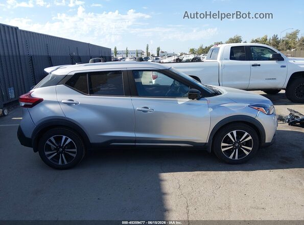 3N1CP5CU9KL477913 2019 NISSAN KICKS Silver Widok wnętrza z tyłu