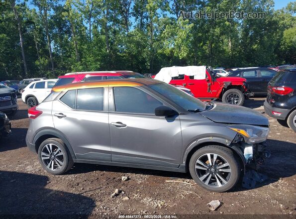3N1CP5CUXJL518466 2018 NISSAN KICKS Gray 360 interior view