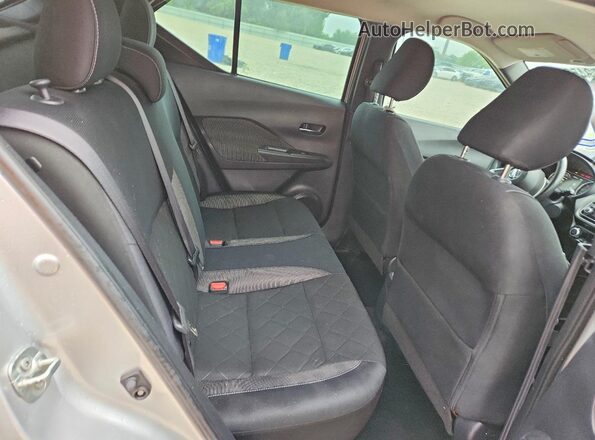 3N1CP5CUXJL545375 2018 NISSAN KICKS White Widok tylnych siedzeń