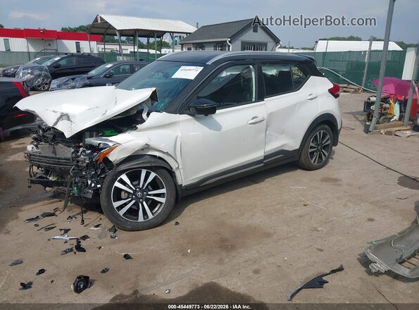 3N1CP5CUXKL492176 2019 NISSAN KICKS Белый Передняя левая четверть